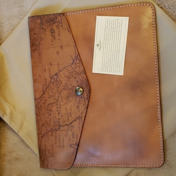 PATRICIA Nash leather wallet/wristlet. travel documents wallet. NWOT - Picture 1 of 10